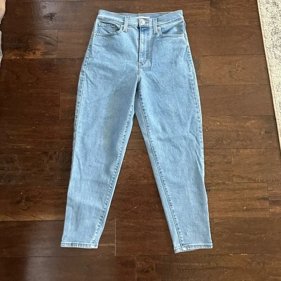 Levi’s-Mom Jeans-High waisted Size 28-EUC-like new - Picture 3 of 7
